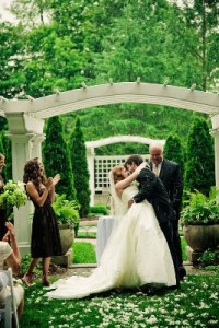 rain-during-wedding-ceremony